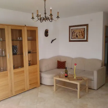 M & E Apartment *