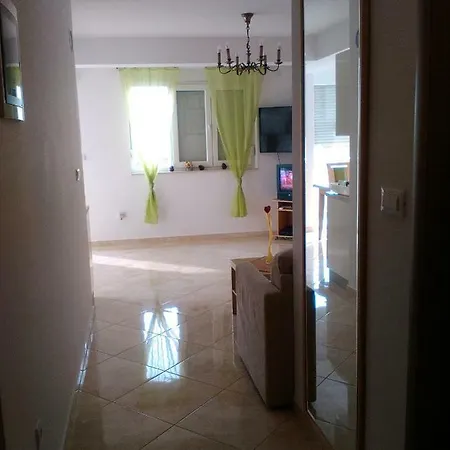 M & E Apartment