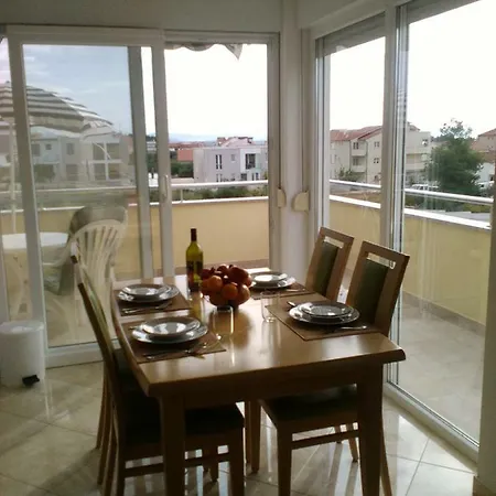 M & E Apartment