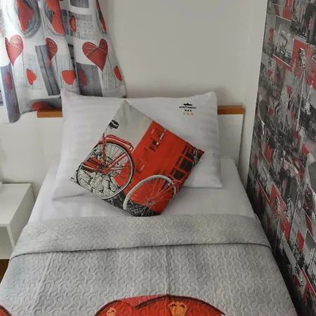 Apartment M & E *