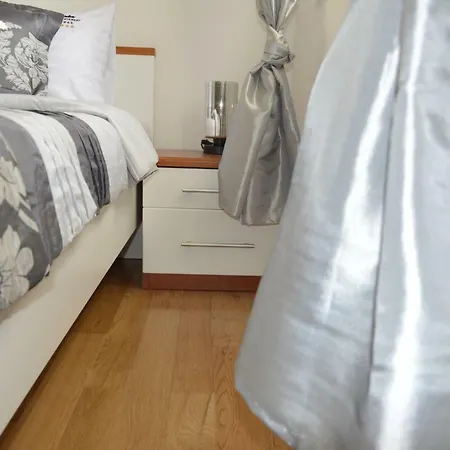M & E Apartment *