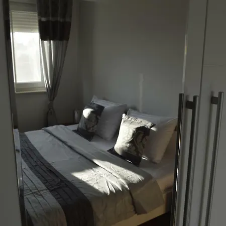 M & E Apartment *
