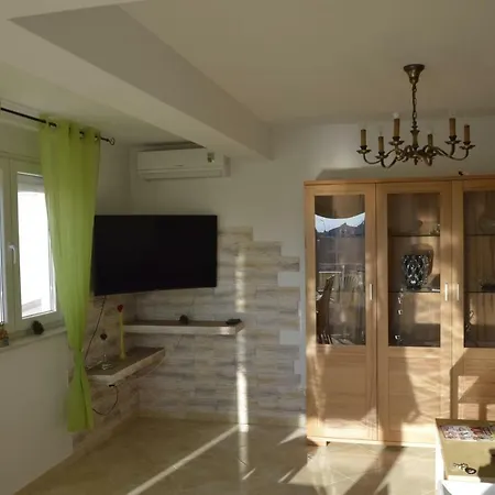 Apartment M & E Vodice